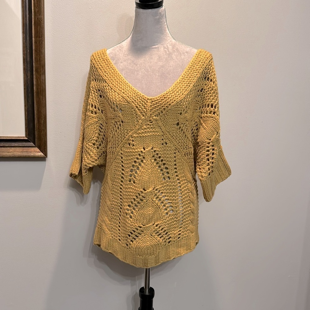Andree by unit gold tone knit sweater NWT L